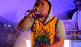 李腾爆料潮汕歌手视频在线观看,潮汕歌手精彩视频在线观看，一睹风采